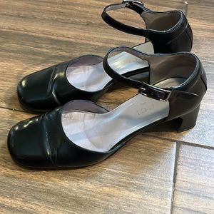 Vintage Gucci Mary janes/ heels
